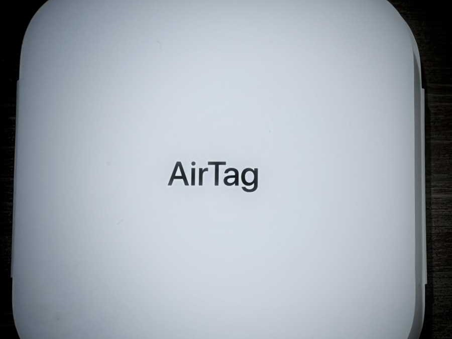 AirTag in white packaging.